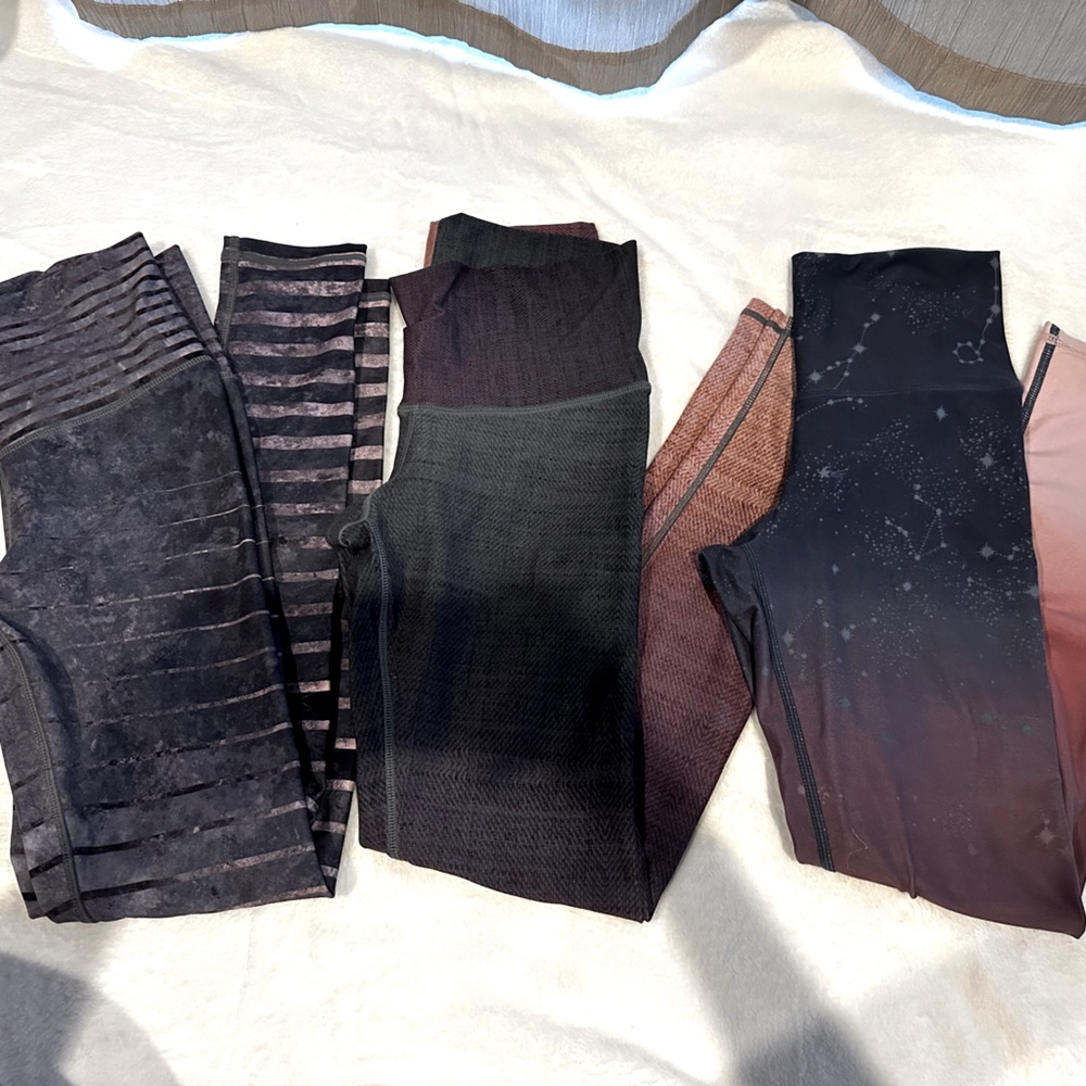 3 pairs of yoga leggings